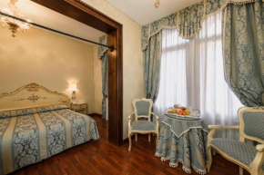 Отель Locanda Al Leon  Венеция